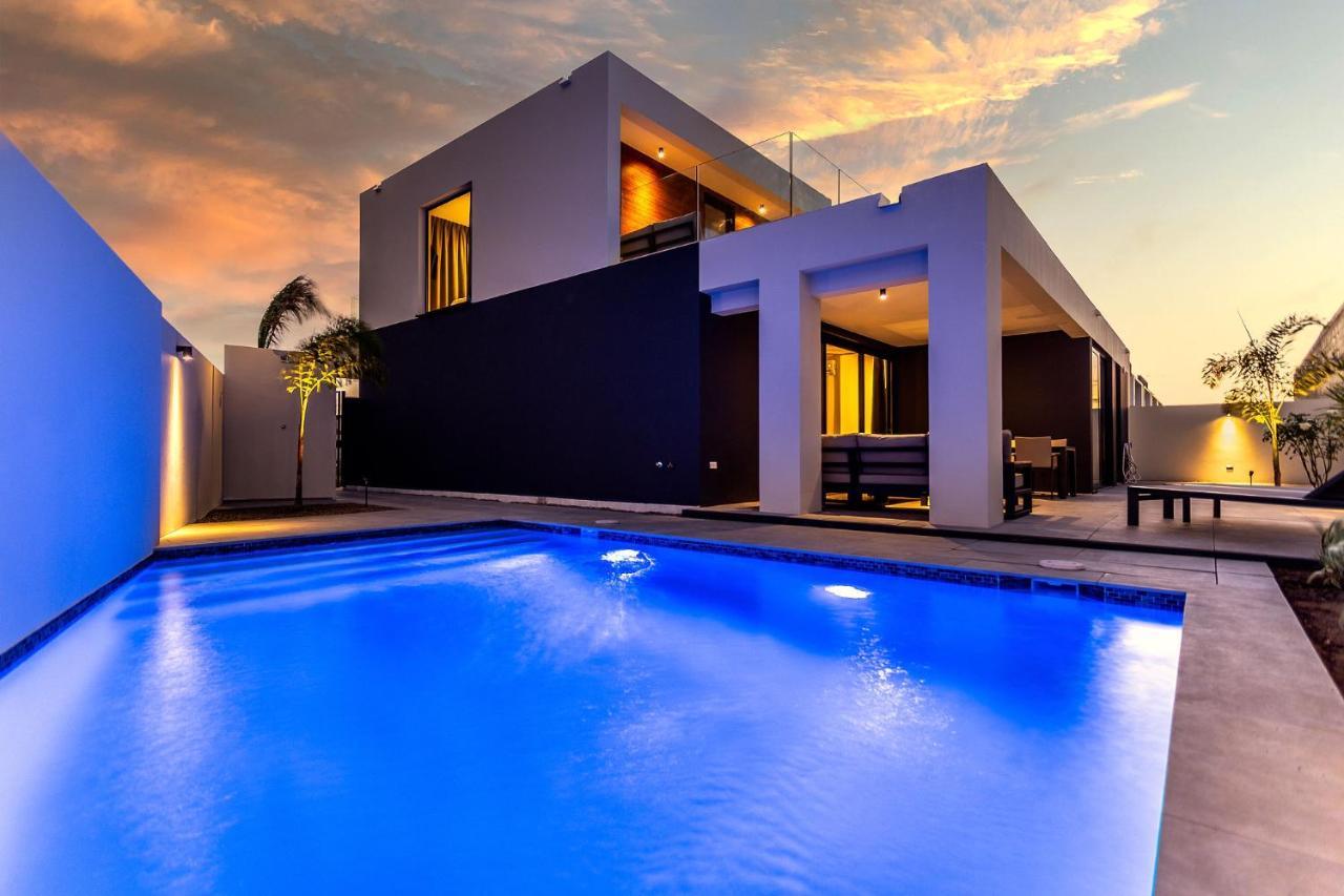 Tuscany Residence Aruba Palm Beach Exteriör bild