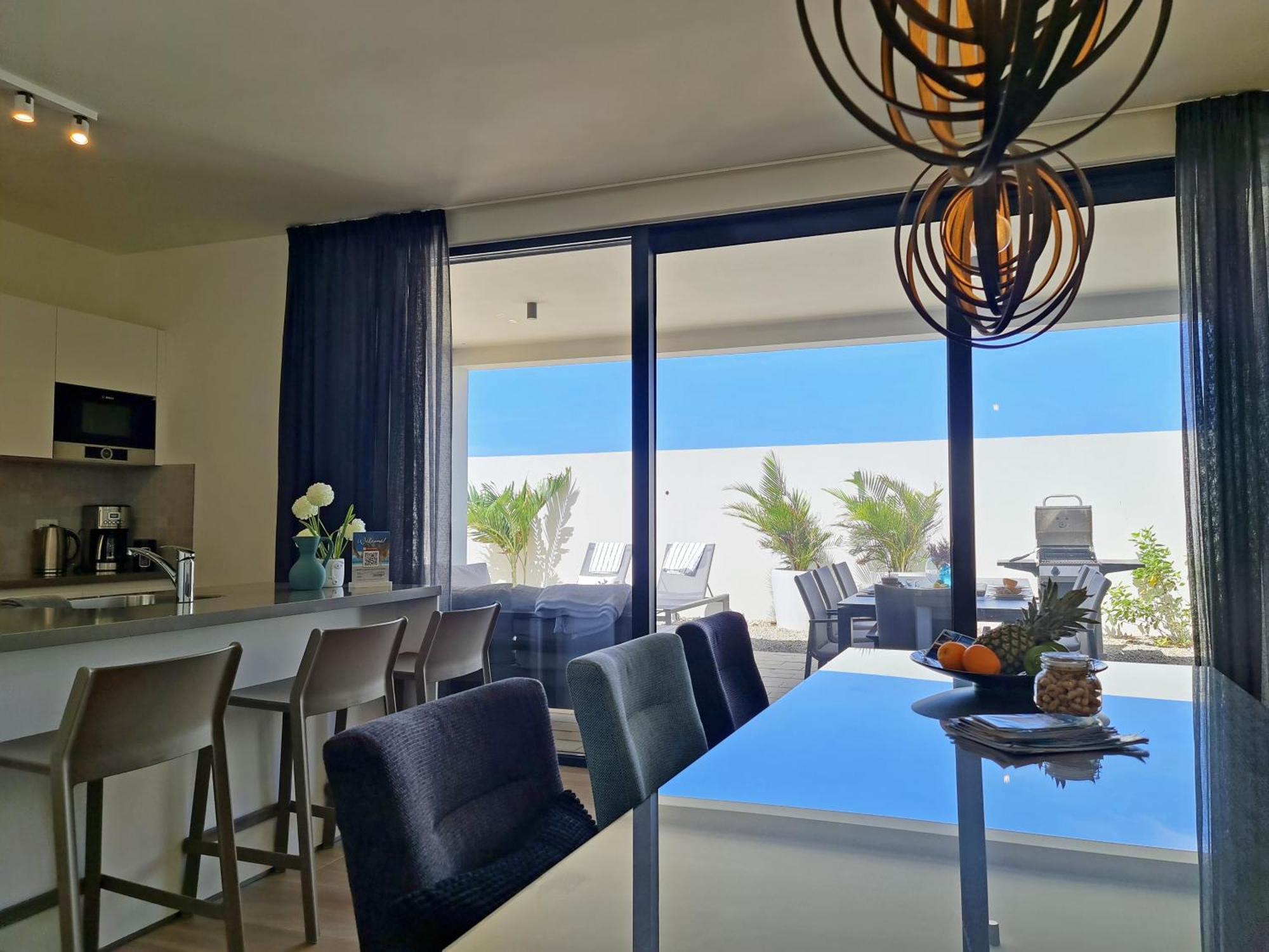 Tuscany Residence Aruba Palm Beach Exteriör bild