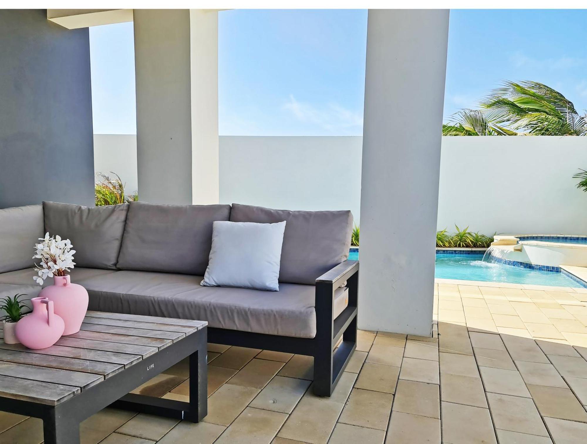 Tuscany Residence Aruba Palm Beach Exteriör bild